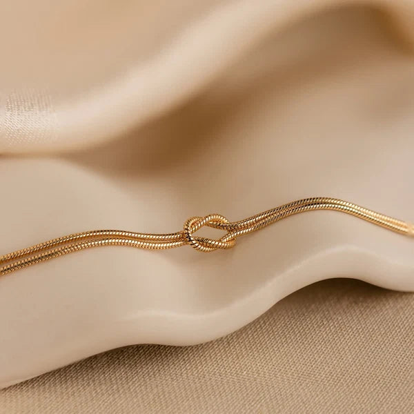Aisor Everlasting Knot Bracelet